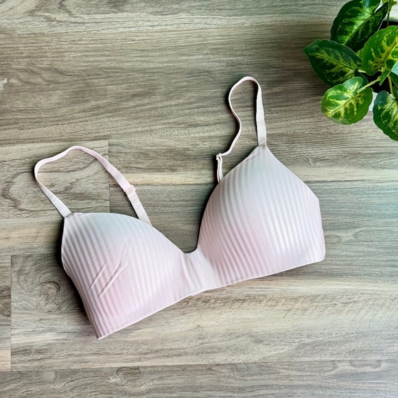 Victoria’s Secret T-shirt Light Pink Striped Lightly-Lined Wireless Bra 34D - Picture 2 of 16